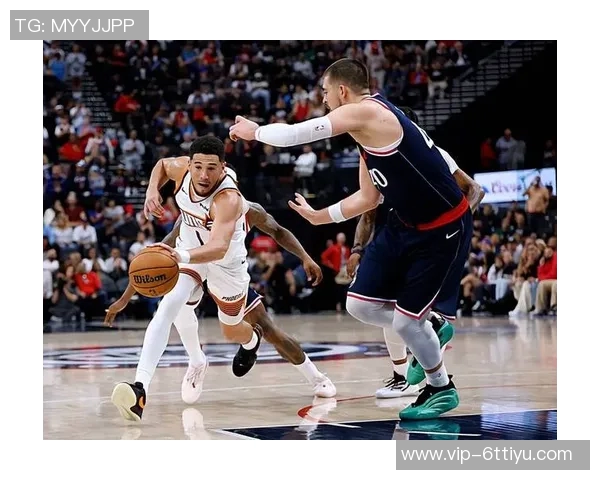 太阳主帅称布克将更多担任控卫角色提升球队进攻效率 太阳主帅称布克将更多担任控卫角色提升球队进攻效率