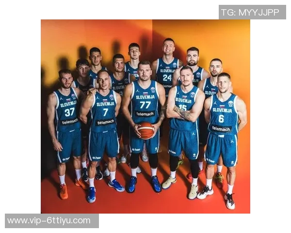 东契奇荣膺11月16日NBA最佳球员展现超凡实力与领导力 东契奇荣膺11月16日NBA最佳球员展现超凡实力与领导力