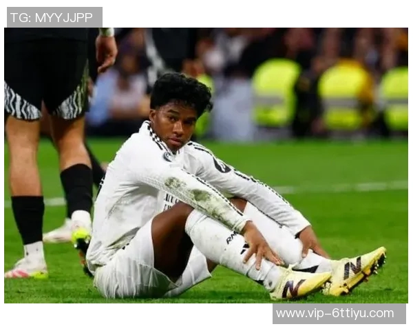 里昂官宣恩德里克租借加盟本泽马现身评论区为其加油助威 里昂官宣恩德里克租借加盟本泽马现身评论区为其加油助威